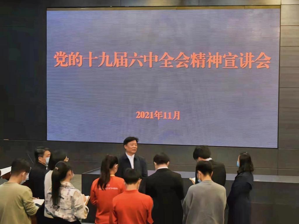 李树起副市长与师生代表互动交流