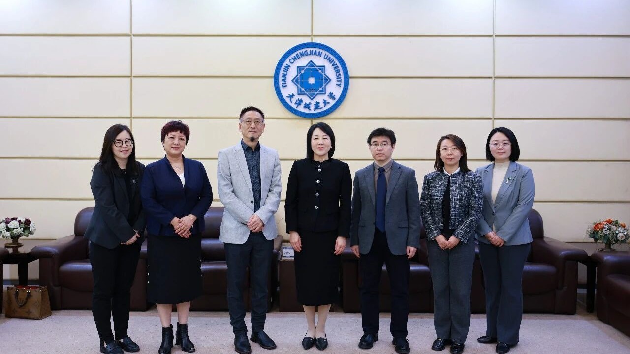 澳大利亚查尔斯·达尔文大学代表团来我校交流访问