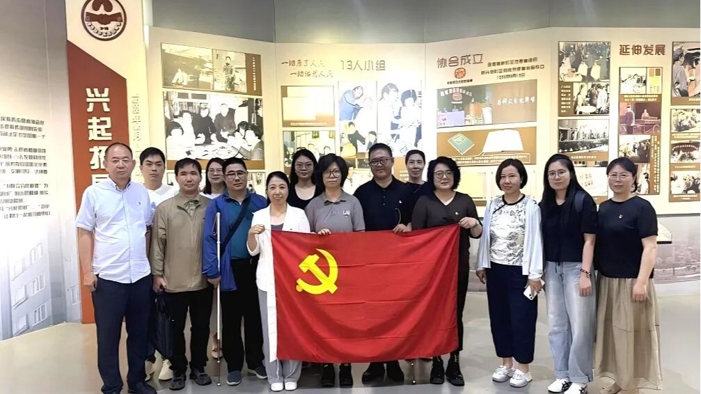 党建领航 育人华章丨马克思主义学院毛泽东思想和中国特色社会主义理论体系概论教研室党支部：党建引领 书写新时代的雷锋故事