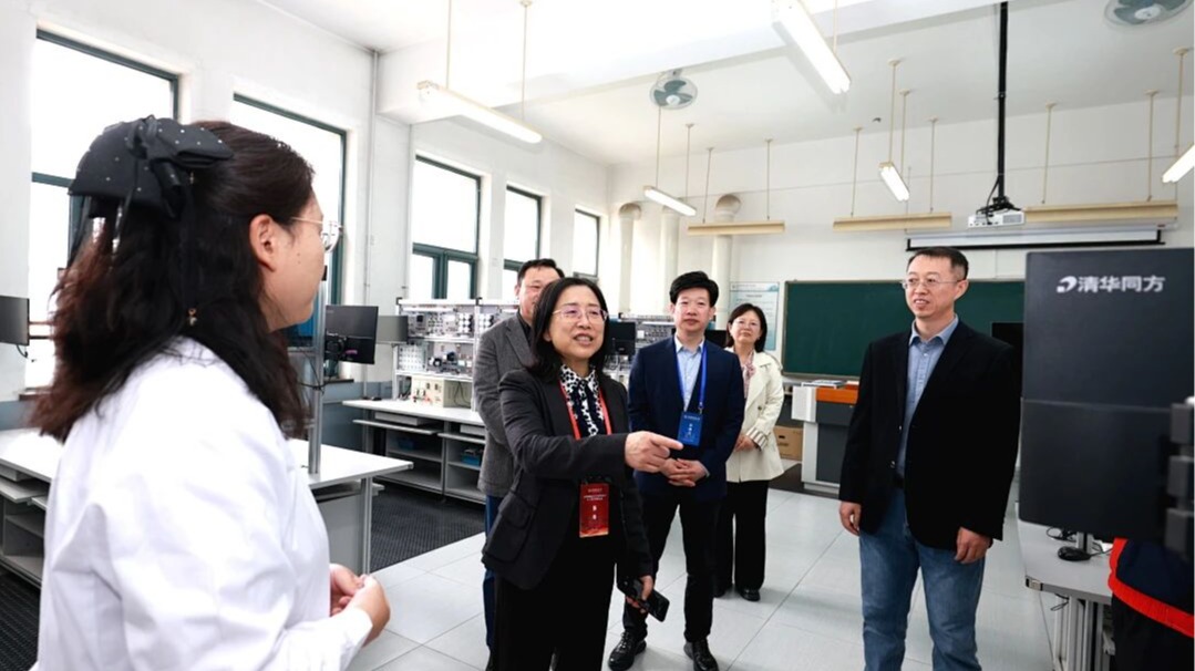 我校材料科学与工程专业顺利完成工程教育专业认证专家考查工作